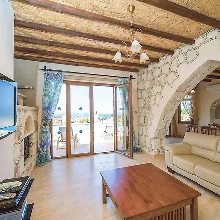 Stavroulla * Argáka